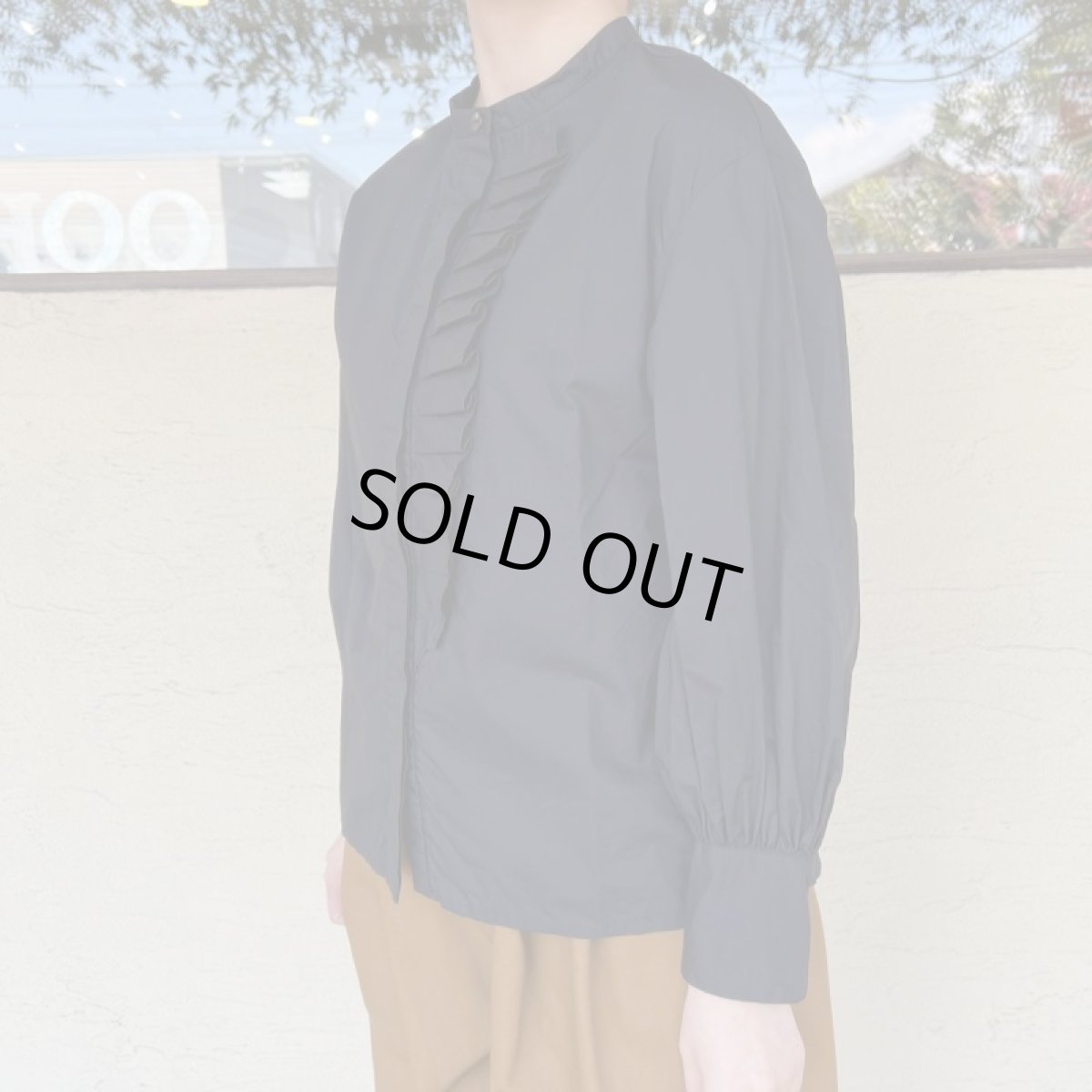 画像1: ROBE de PEAU／ローブデポー　 フロントフリルシャツ　 ブラック (1)