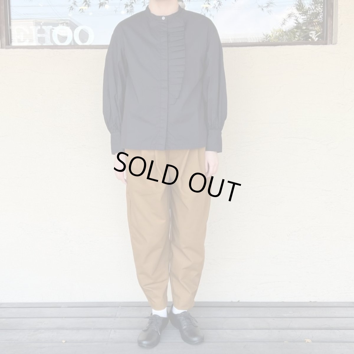 画像4: ROBE de PEAU／ローブデポー　 フロントフリルシャツ　 ブラック (4)