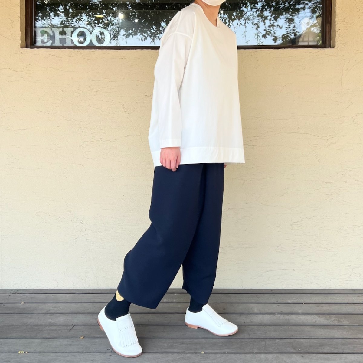 画像2: NO CONTROL AIR/ノーコントロールエアー  ストレッチポリエステル・マットタイプライター クルーネックプルオーバー  オフホワイト・ブラック (2)