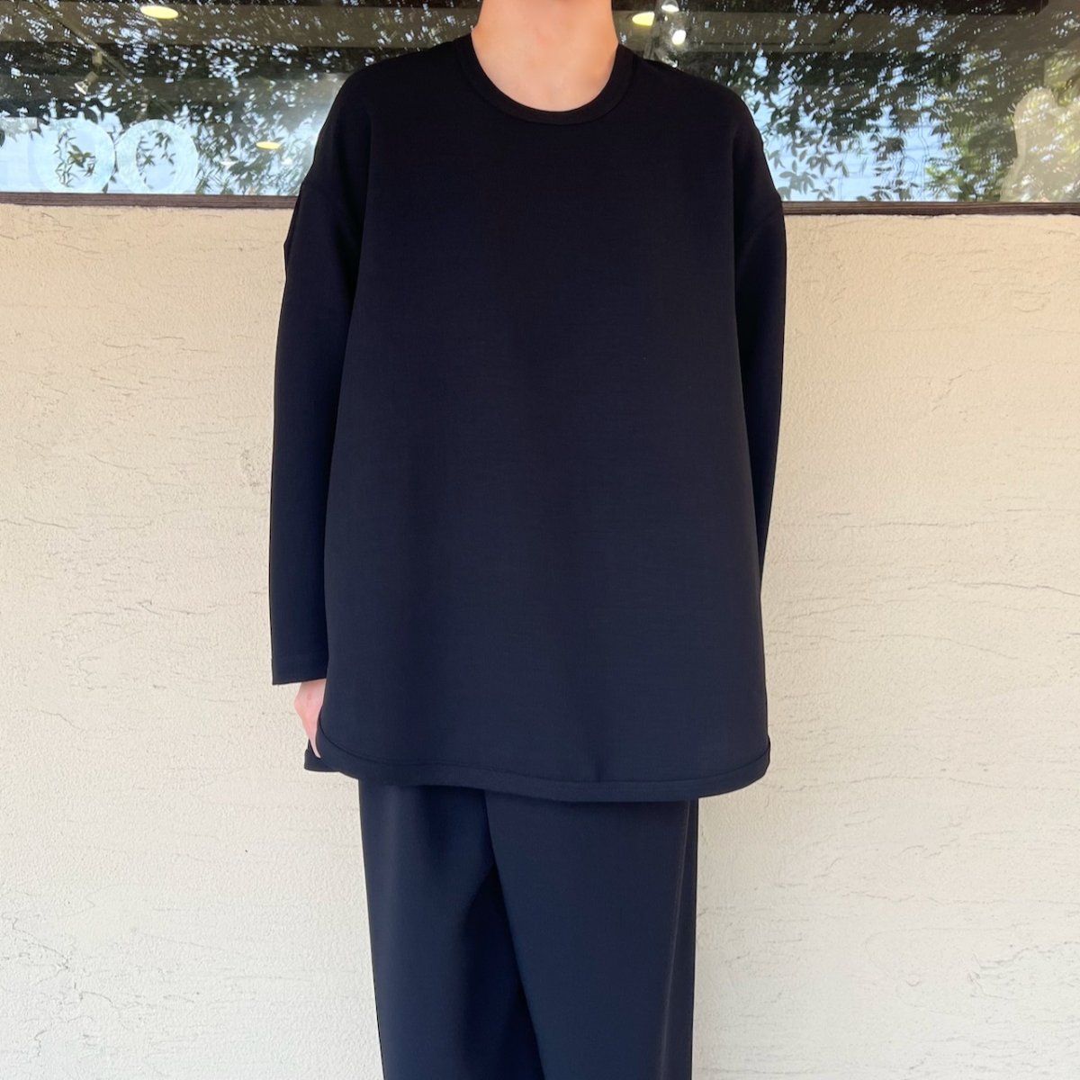 画像2: NO CONTROL AIR/ノーコントロールエアー　 ポリエステル・ドレープダブルクロス　クルーネックプルオーバー　 ブラック (2)