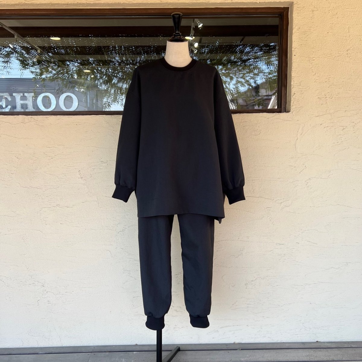 画像9: NO CONTROL AIR/ノーコントロールエアー　 マカロニポリエステル・タッサー オーバーサイズクルーネックプルオーバー　ブラック (9)