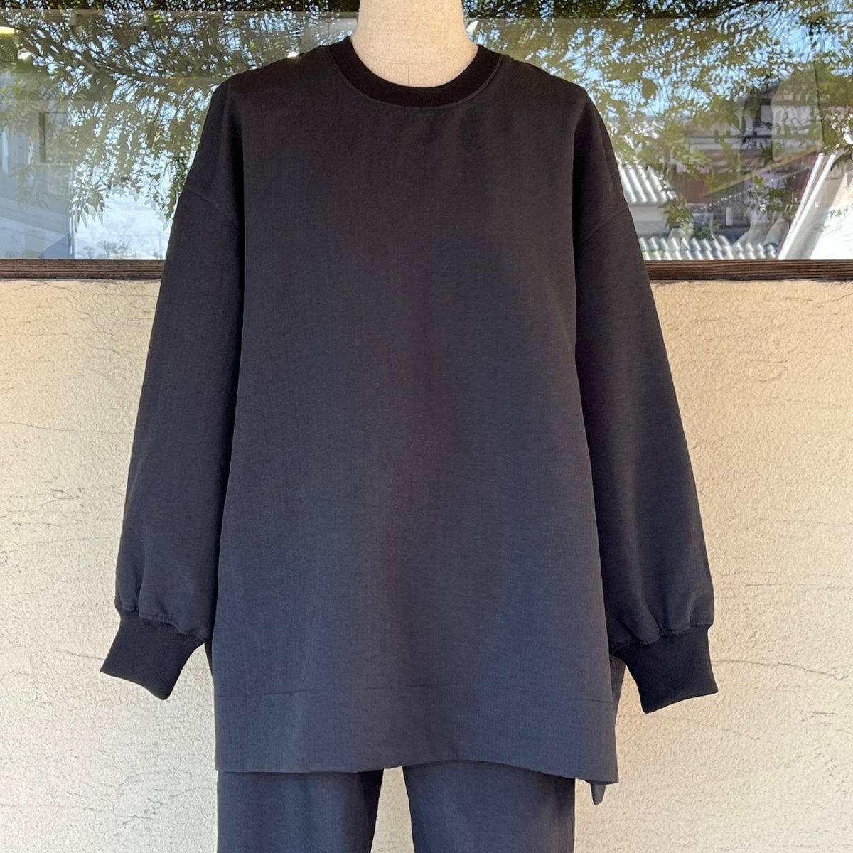 画像7: NO CONTROL AIR/ノーコントロールエアー　 マカロニポリエステル・タッサー オーバーサイズクルーネックプルオーバー　ブラック (7)