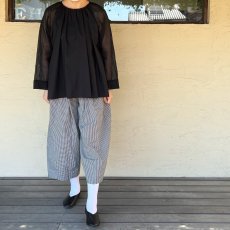 画像4: STAMP AND DIARY/スタンプアンドダイアリー　 高密度コットン裾ダーツワイドパンツ (4)