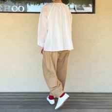 画像3: STAMP AND DIARY/スタンプアンドダイアリー　 ウエストタックワイドパンツ91cm丈　 ベージュ・カーキ (3)