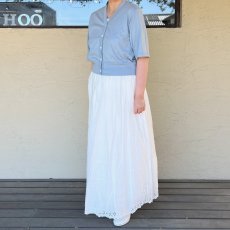 画像2: homspun/ホームスパン　 40/2天竺 Vネックカーディガン　 アイスブルー・ブラック (2)