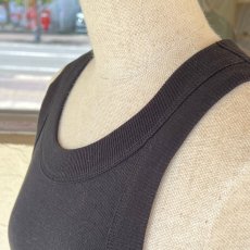 画像2: homspun/ホームスパン  丸胴テレコ　ノースリーブプルオーバー　ブラック (2)
