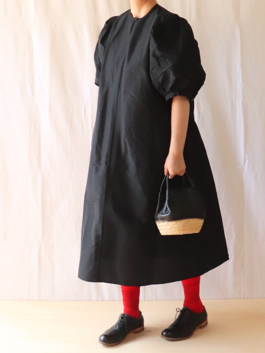 画像1: R&D.M.Co-/オールドマンズテーラー　 コットンポリエステルタフタ　ビッグバルーンスリーブドレス　 ブラック (1)