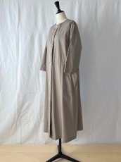 画像10: utilite/ユティリテ　 コットンポプリン コートワンピース　 グレージュ (10)
