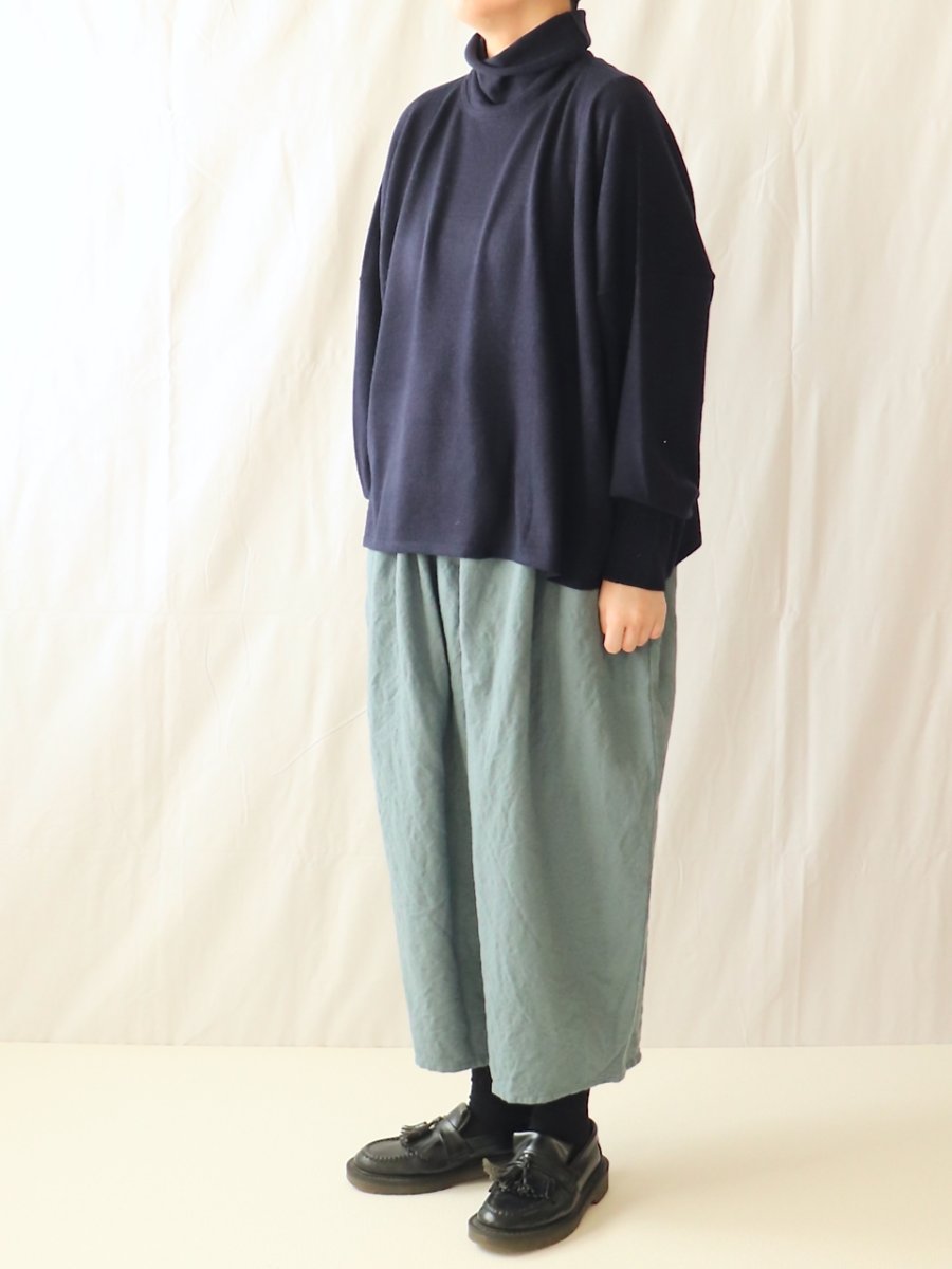 画像2: STAMP AND DIARY/スタンプアンドダイアリー　 ウールカシミヤ フィンガーホール付ワイドタートルプルオーバー　 ブルー・濃紺・ブラック (2)