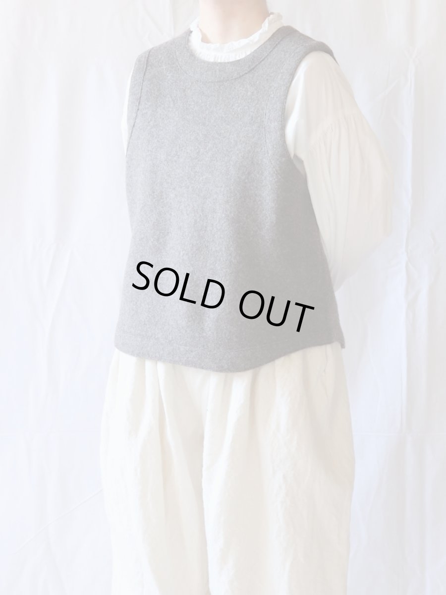 画像1: ata/アタ　 圧縮ウールベスト　 ブラウン (1)