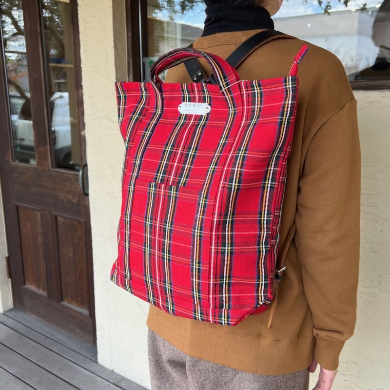 新品未使用タグ付きR&D.M.Co- DAY BAG(POUCH付き）リュック-